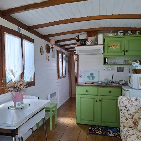 Vakantiehuis Roulotte Fleur Des Champs Sigalens